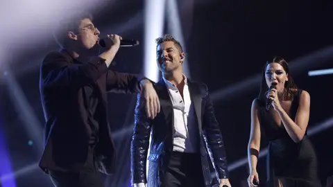 David Bisbal sorprende en la Semifinal cantando ‘Culpable’ con Santa y Ana David Bisbal sorprende en la Semifinal cantando ‘Culpable’ con Santa y Ana