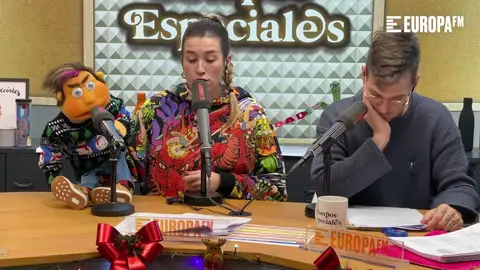 El Niño Paco vuelve a 'Cuerpos especiales' con un villancico: "Pero mira cómo beben mi padre y mi tío" El Niño Paco vuelve a 'Cuerpos especiales' con un villancico: "Pero mira cómo beben mi padre y mi tío"