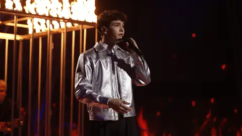La delicada versión de Javier Crespo sacándonos a bailar con ‘La bachata’ en la Gran Final de ‘La Voz’ La delicada versión de Javier Crespo sacándonos a bailar con ‘La bachata’ en la Gran Final de ‘La Voz’