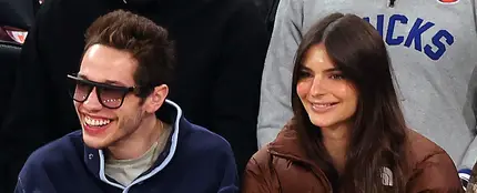 Pete Davidson y Emily Ratajkowski Pete Davidson y Emily Ratajkowski