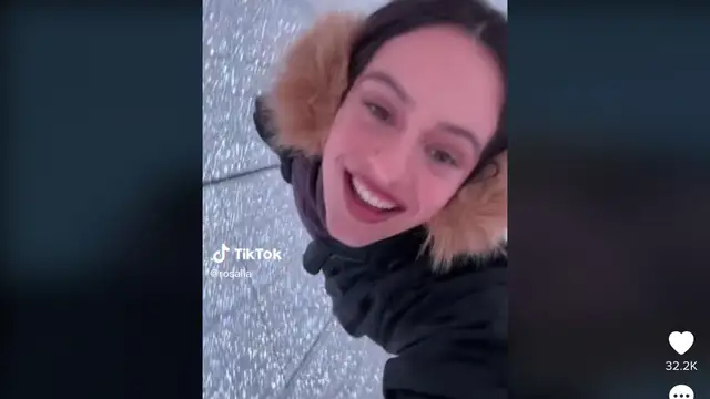Rosalía en el vídeo de 'LLYLM'.