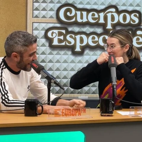 Roberto Leal y Eva Soriano en la batalla de gallos de 'Cuerpos especiales'. Roberto Leal y Eva Soriano en la batalla de gallos de 'Cuerpos especiales'.