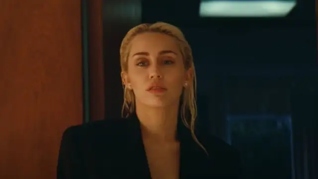 Todas las referencias que Miley Cyrus dedicó a Liam Hemsworth en el single 'Flowers'