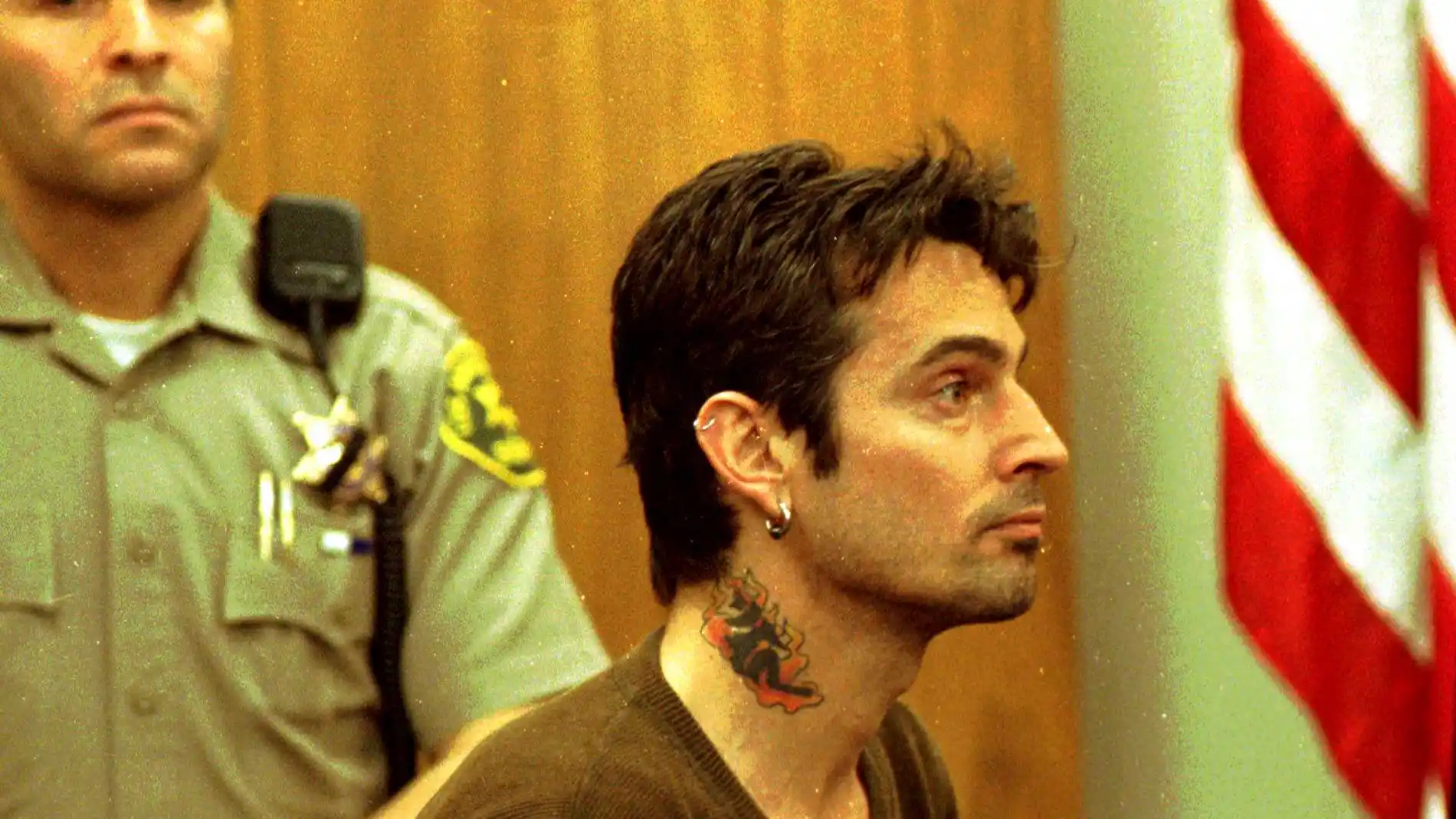 Tommy Lee durante el juicio