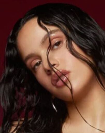 Rosalía en una foto promocional de 'LLYLM' Rosalía en una foto promocional de 'LLYLM'