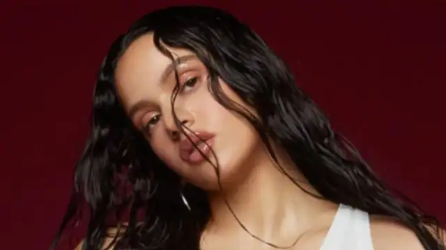 Rosalía en una foto promocional de 'LLYLM'