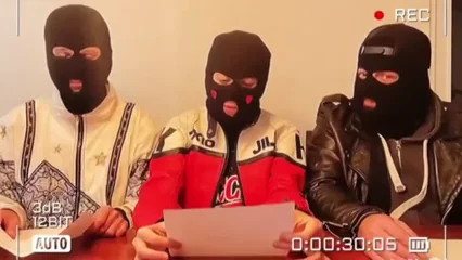 Los miembros de 30s40s50s graban un vídeo y niegan ser Eva Soriano, Víctor Elías y Goyo Jiménez Los miembros de 30s40s50s graban un vídeo y niegan ser Eva Soriano, Víctor Elías y Goyo Jiménez