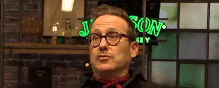 Joaquín Reyes es Bizarrap en 'Tómatelo menos en serio'. Joaquín Reyes es Bizarrap en 'Tómatelo menos en serio'.