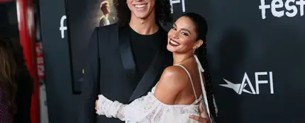 Vanessa Hudgens se compromete con su novio, el jugador de béisbol Cole Tucker Vanessa Hudgens se compromete con su novio, el jugador de béisbol Cole Tucker