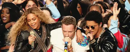 Beyoncé, Chris Martin y Bruno Mars en la Super Bowl 2016 Beyoncé, Chris Martin y Bruno Mars en la Super Bowl 2016