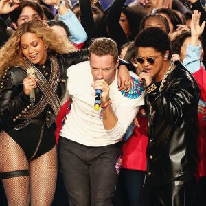 Beyoncé, Chris Martin y Bruno Mars en la Super Bowl 2016