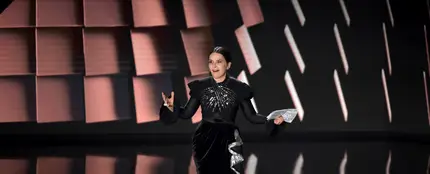 Juliette Binoche, al recoger el Goya Internacional. Juliette Binoche, al recoger el Goya Internacional.