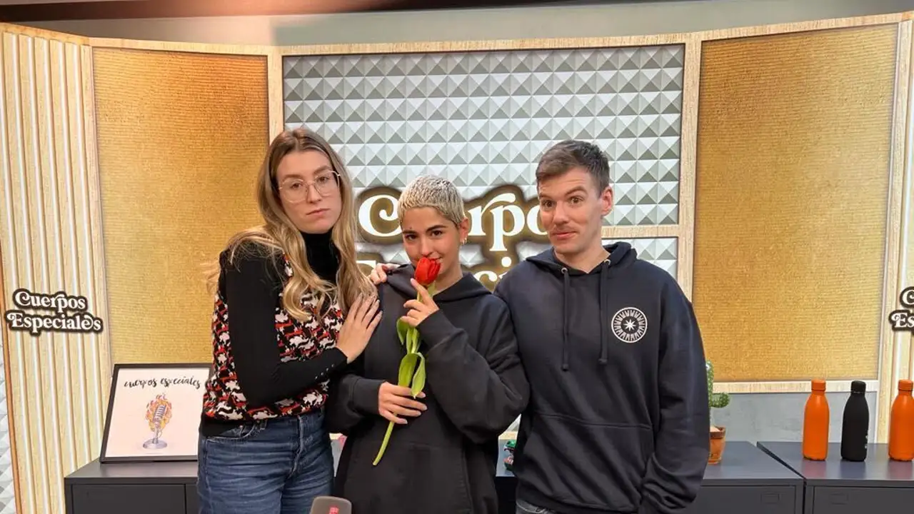 Anaju con Eva Soriano e Iggy Rubín en 'Cuerpos especiales' Anaju con Eva Soriano e Iggy Rubín en 'Cuerpos especiales'