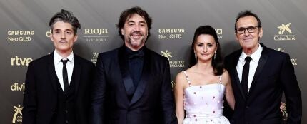 Alberto Mielgo, Javier Bardem, Penelope Cruz and Alberto Iglesias en los Oscar 2022