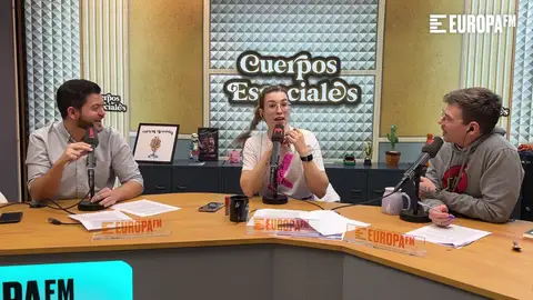 Santos Solano explica los beneficios psicológicos del contacto físico en 'Cuerpos especiales' Santos Solano explica los beneficios psicológicos del contacto físico en 'Cuerpos especiales'
