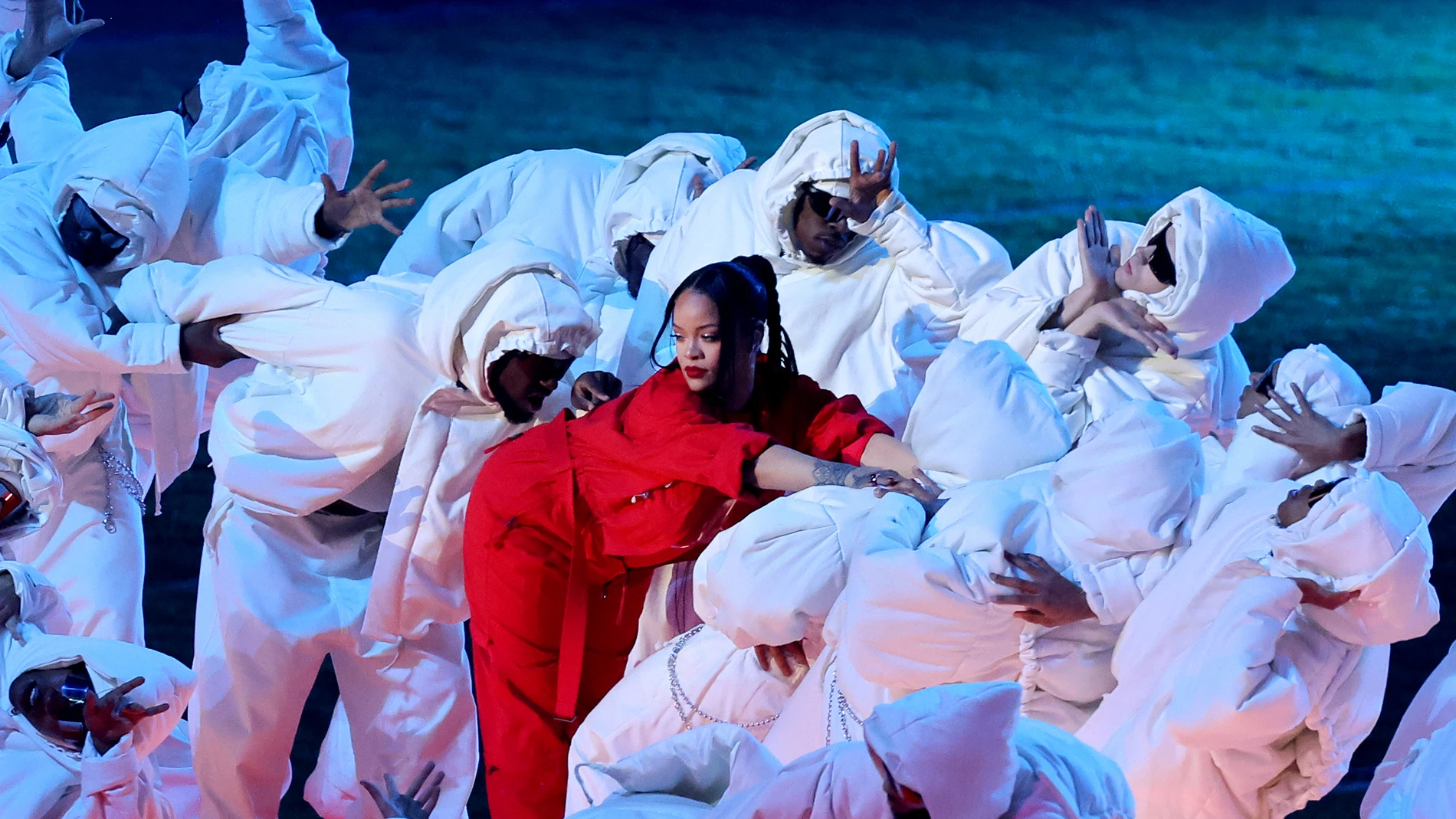 Rihanna durante su actuación en la Super Bowl