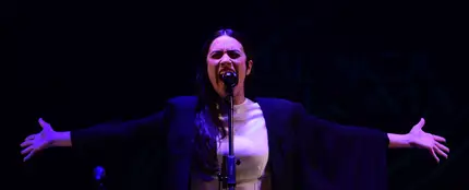 Blanca Paloma durante una actuación Blanca Paloma durante una actuación