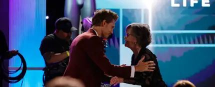Austin Butler y Sally Field Austin Butler y Sally Field