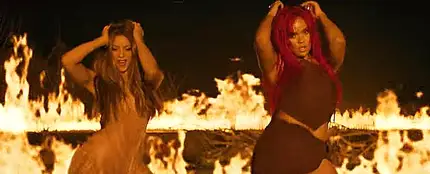 Karol G y Shakira baten en el vídeo de 'TQG' Karol G y Shakira baten en el vídeo de 'TQG'