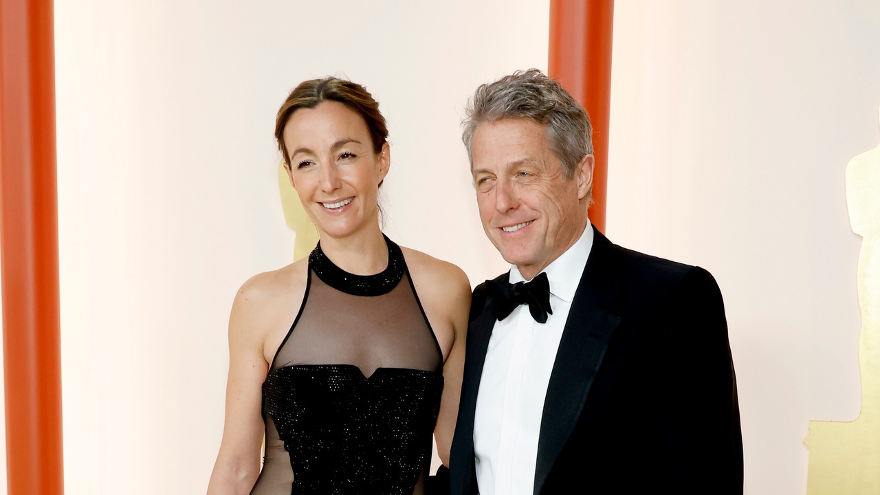 What happened to Hugh Grant at the Oscars?  Her embarrassing red carpet interview