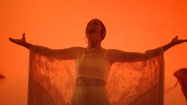 Blanca Paloma en el vídeo de EAEA