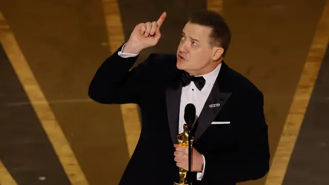 Brendan Fraser recoge el Oscar a Mejor actor por 'La Ballena'.