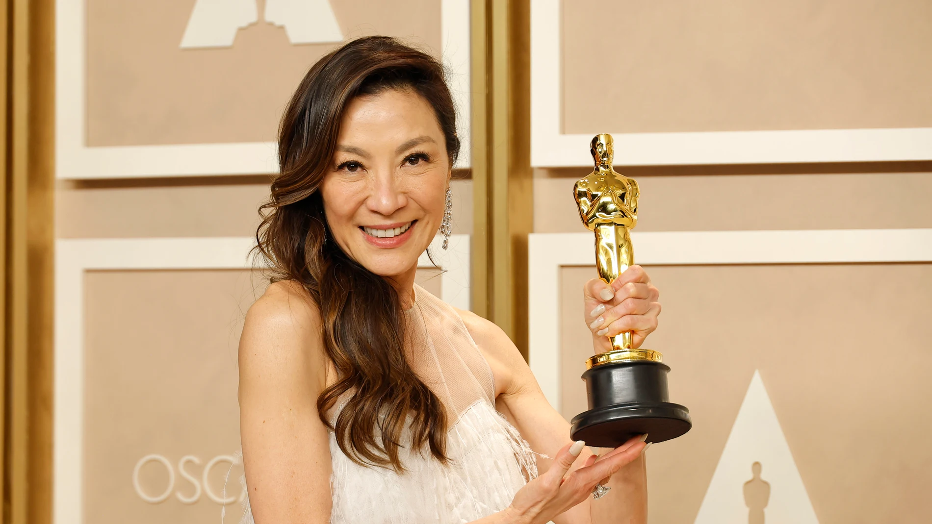 Michelle Yeoh en los Oscar 2023