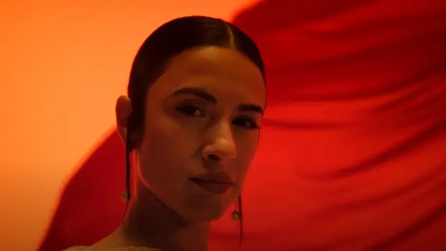 Blanca Paloma en el vídeo de EAEA