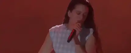 Nueva puesta en escena y más natural que nunca: Rosalía arrasa en su primer show en el festival Lollapalooza de Argentina Nueva puesta en escena y más natural que nunca: Rosalía arrasa en su primer show en el festival Lollapalooza de Argentina