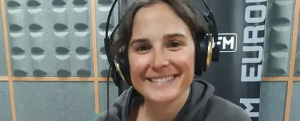 Irati Idiakez, en el estudio de Europa FM. Irati Idiakez, en el estudio de Europa FM.