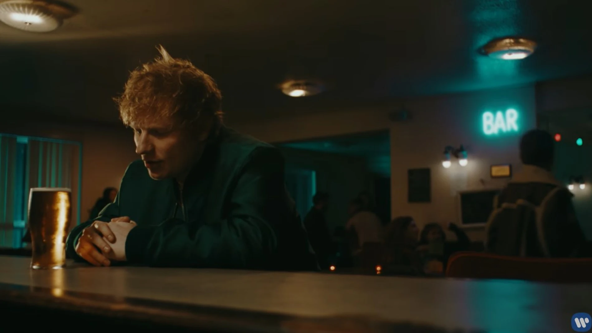 Ed Sheeran en el videoclip de 'Eyes closed'