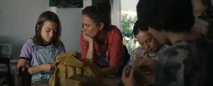 Fotograma de la película '20.000 especies de abejas' Fotograma de la película '20.000 especies de abejas'