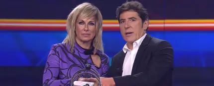 Anne Igartiburu y Manel Fuentes, con el pulsador de 'Tu cara me suena' Anne Igartiburu y Manel Fuentes, con el pulsador de 'Tu cara me suena'