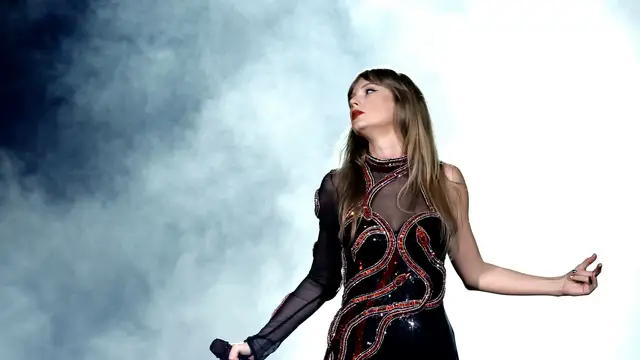 Ni el diluvio universal detiene a Taylor Swift: así ha sido su show bajo la lluvia