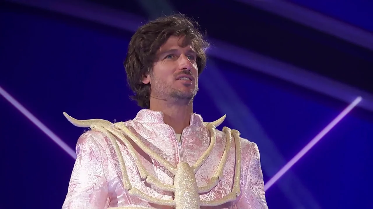 Feliciano López estaba debajo del Esqueleto de 'Mask Singer': ¡Así se ha deshecho de su máscara! Feliciano López estaba debajo del Esqueleto de 'Mask Singer': ¡Así se ha deshecho de su máscara!