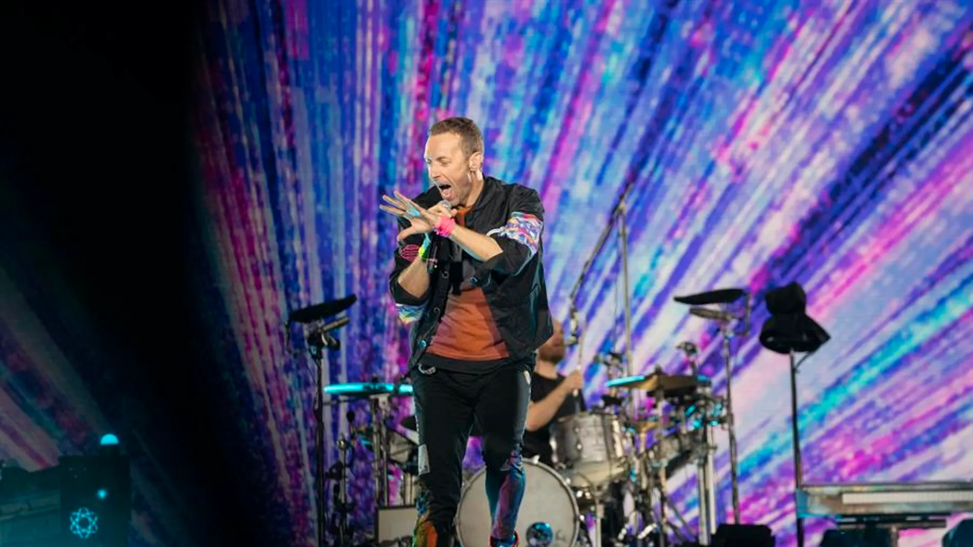 Coldplay rinde homenaje a Tina Turner en el segundo concierto de Barcelona