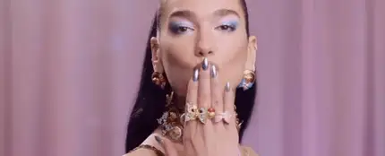 Dua Lipa nos transporta a los años 80 con 'Dance the night', su canción para la película 'Barbie' Dua Lipa nos transporta a los años 80 con 'Dance the night', su canción para la película 'Barbie'