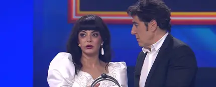 Merche y Manel Fuentes, con el pulsador de 'Tu cara me suena'. Merche y Manel Fuentes, con el pulsador de 'Tu cara me suena'.