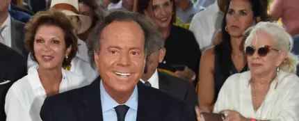 El cantante Julio Iglesias El cantante Julio Iglesias