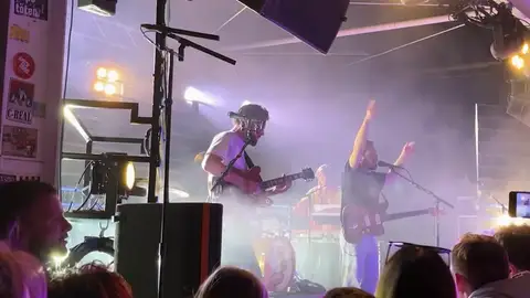 Así fue la primera vez que Milky Chance interpretó 'Living in a Haze' en directo Así fue la primera vez que Milky Chance interpretó 'Living in a Haze' en directo