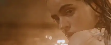 Rosalía, en el videoclip de 'Tuya'. Rosalía, en el videoclip de 'Tuya'.