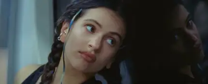 Rosalía en el videoclip de 'Tuya' Rosalía en el videoclip de 'Tuya'