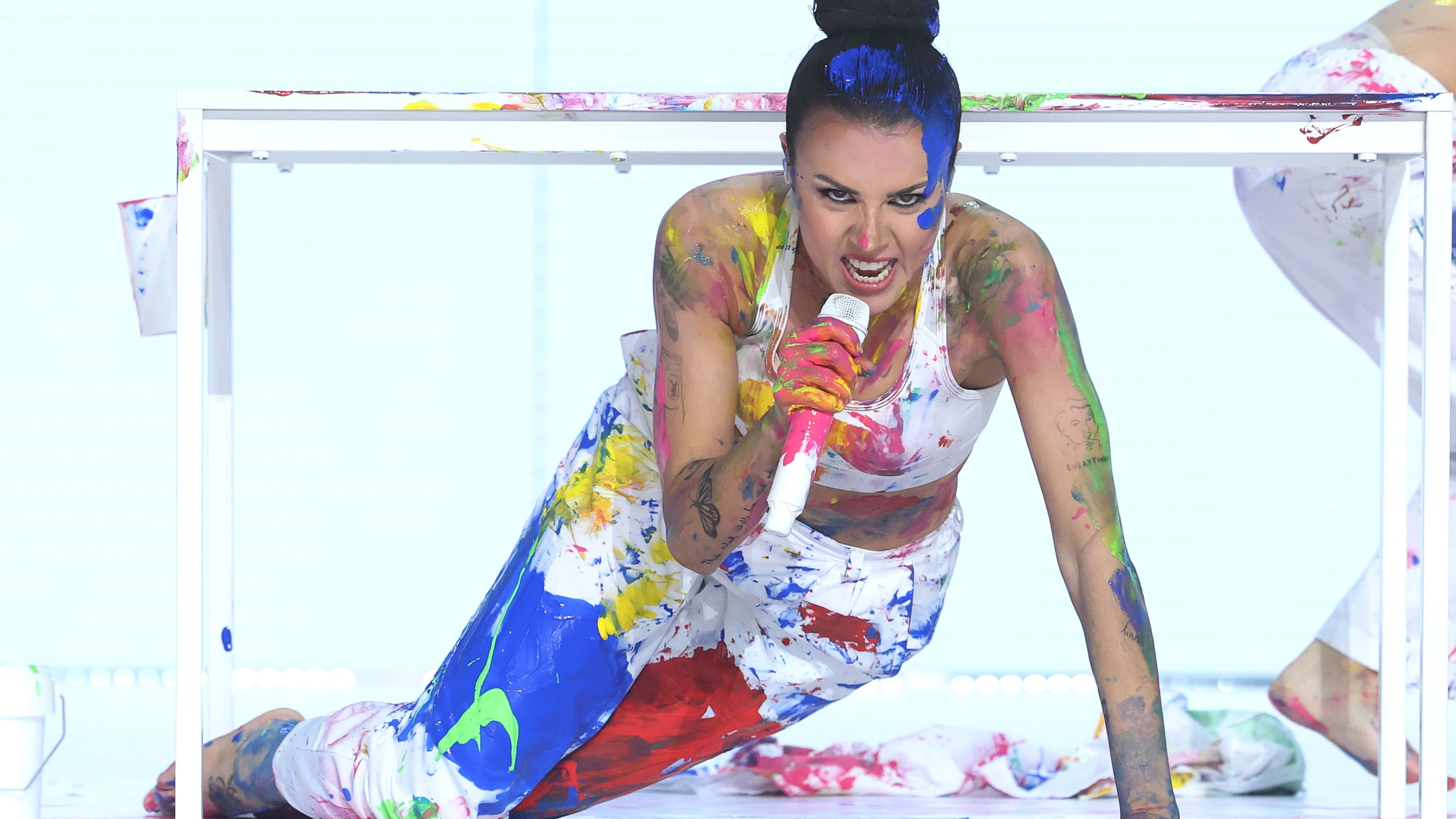La obra de arte de Andrea Guasch como Halsey con ‘Graveyard’