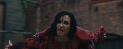 Demi Lovato lanza &#39;Swine&#39;