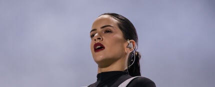 Rosalía, durante su actuación en el Lollapalooza Brasil el pasado marzo.