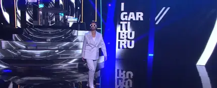 Anne Igartiburu es Bad Bunny en 'Tu cara me suena'. Anne Igartiburu es Bad Bunny en 'Tu cara me suena'.