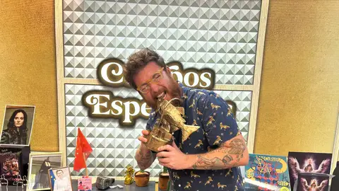 Dani Piqueras, ganador del premio Trucha de Oro, dedicado a la sección más chorra. Dani Piqueras, ganador del premio Trucha de Oro, dedicado a la sección más chorra.