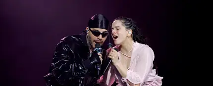Rauw Alejandro y Rosalía en el Coachella. Rauw Alejandro y Rosalía en el Coachella.