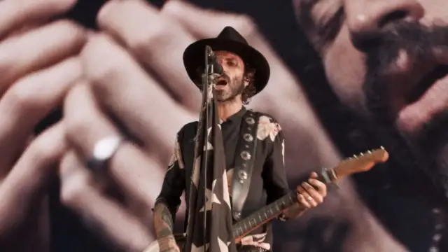 Leiva en el vídeo de Como si fueras a Morir Mañana