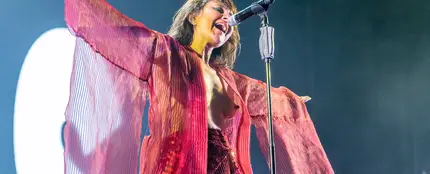 Amaral, Madonna, Lana del Rey... Artistas que han hecho topless para reivindicar los derechos de las mujeres Amaral, Madonna, Lana del Rey... Artistas que han hecho topless para reivindicar los derechos de las mujeres